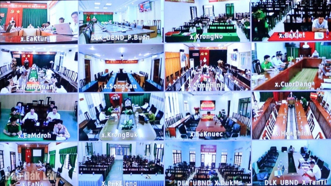 Các điểm cầu trực tuyến. Ảnh chụp màn hình tivi.