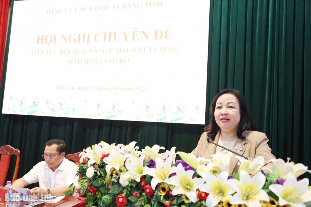 đồng chí: Cao Thị Hòa An, Phó Bí thư Thường trực Tỉnh ủy, Chủ tịch HĐND tỉnh, Bí thư Đảng ủy các cơ quan Đảng tỉnh phát biểu chỉ đạo tại hội nghị.