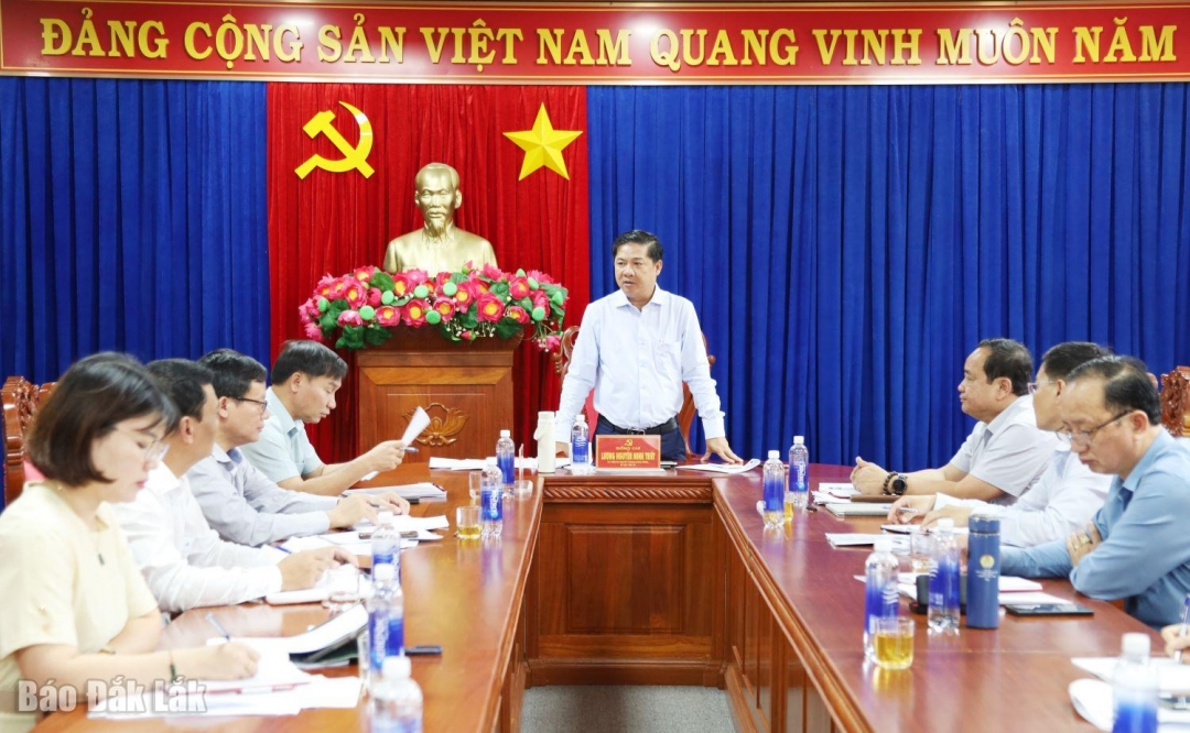 đồng chí Lương Nguyễn Minh Triết, Ủy viên dự khuyết Trung ương Đảng, Bí thư Tỉnh ủy Đắk Lắk phát biểu chỉ đạo tại buổi làm việc.