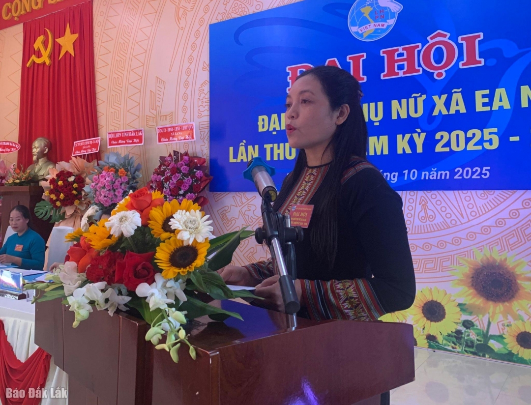 Chủ tịch Hội LHPN xã Ea Na Nay H’ Uý phát biểu khai mạc đại hội