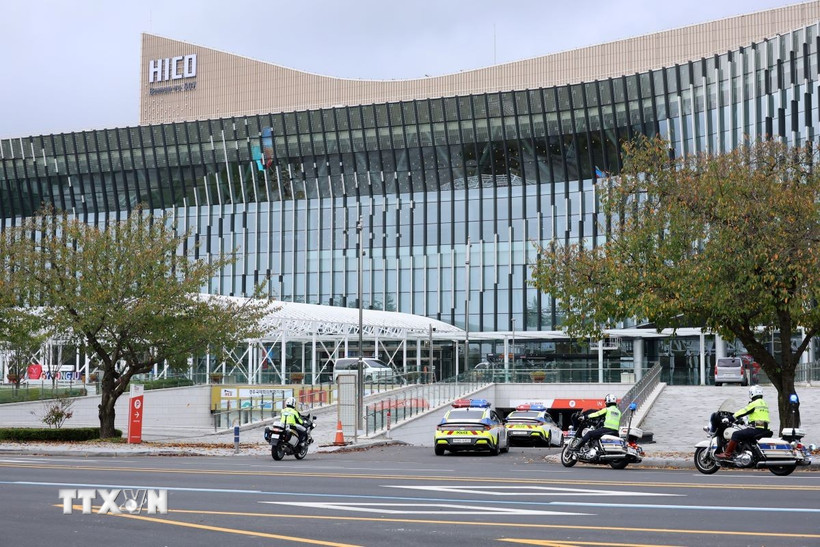 Cảnh sát tham gia huấn luyện nhằm đảm bảo an ninh cho Hội nghị cấp cao APEC 2025 ở Gyeongju, Hàn Quốc ngày 20/10/2025. Ảnh: TTXVN