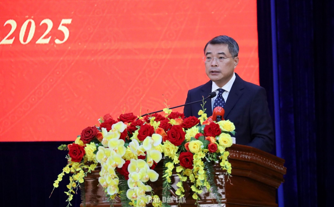 Đồng chí Lê Minh Hưng, Ủy viên Bộ Chính trị, Bí thư Trung ương Đảng, Trưởng ban Tổ chức Trung ương phát biểu tại hội nghị. Ảnh: Ngọc Thắng