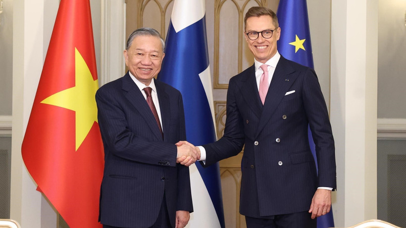 Tổng Bí thư Tô Lâm và Tổng thống Cộng hòa Phần Lan Alexander Stubb sau lễ ký kết các Văn kiện hợp tác. Ảnh: TTXVN