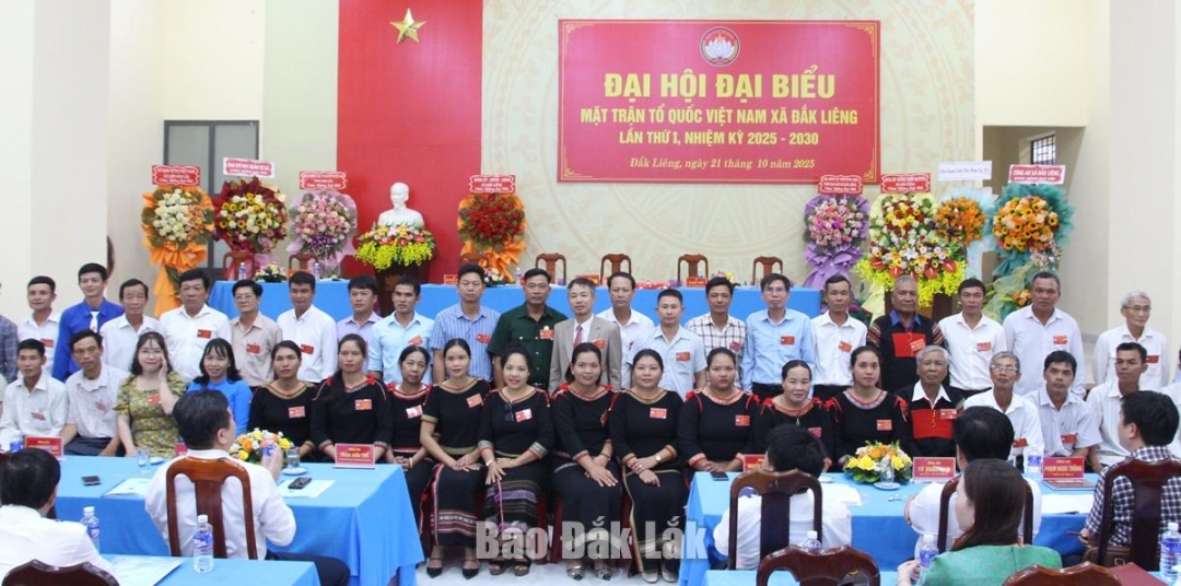 Ủy viên Ủy ban MTTQ Việt Nam xã Đắk Liêng khóa I, nhiệm kỳ 2025 - 2030 ra mắt tại Đại hội.