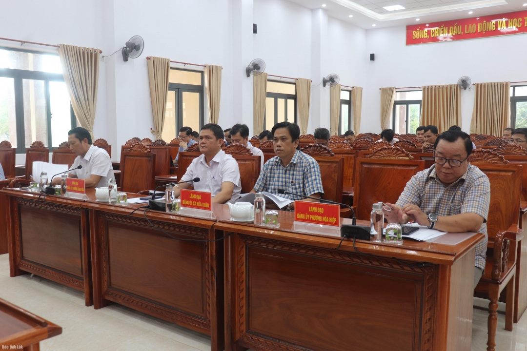 Các đại biểu dự hội nghị.