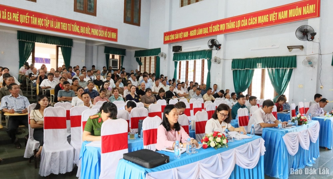 Các đại biểu tham dự hội nghị.