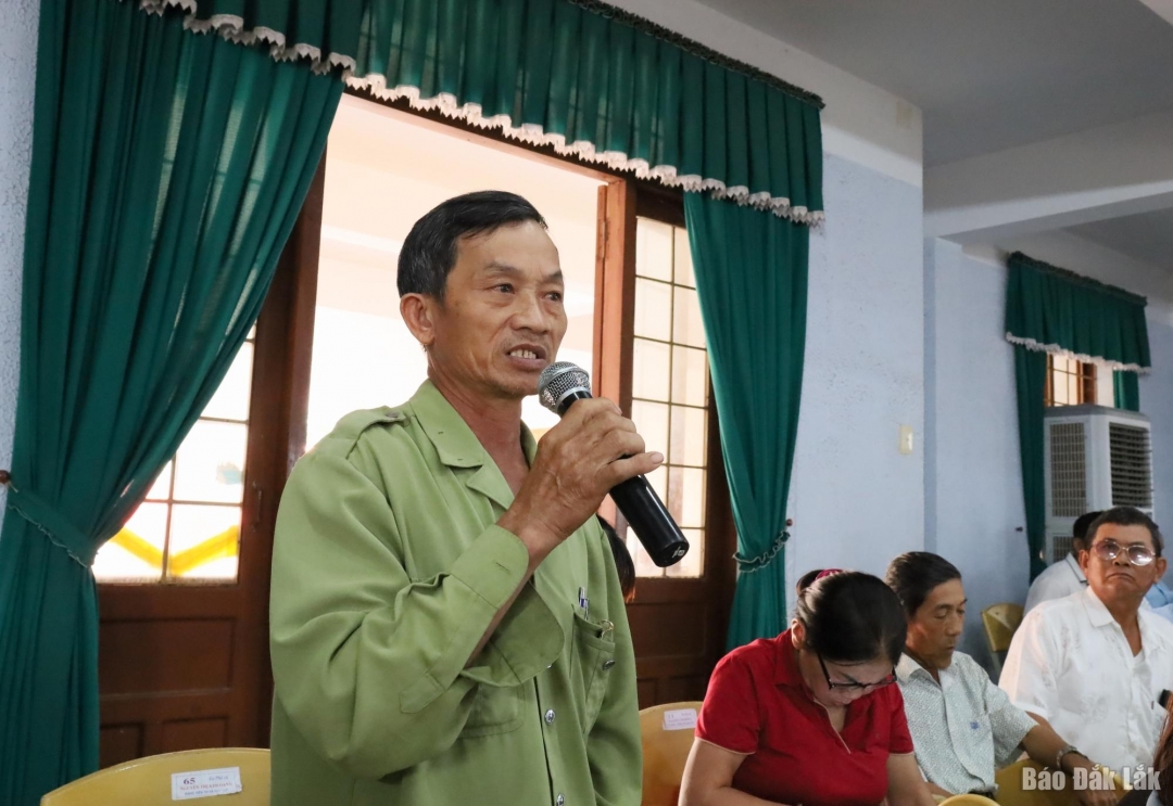 Đại diện bí thư các thôn, buôn phát biểu ý kiến.