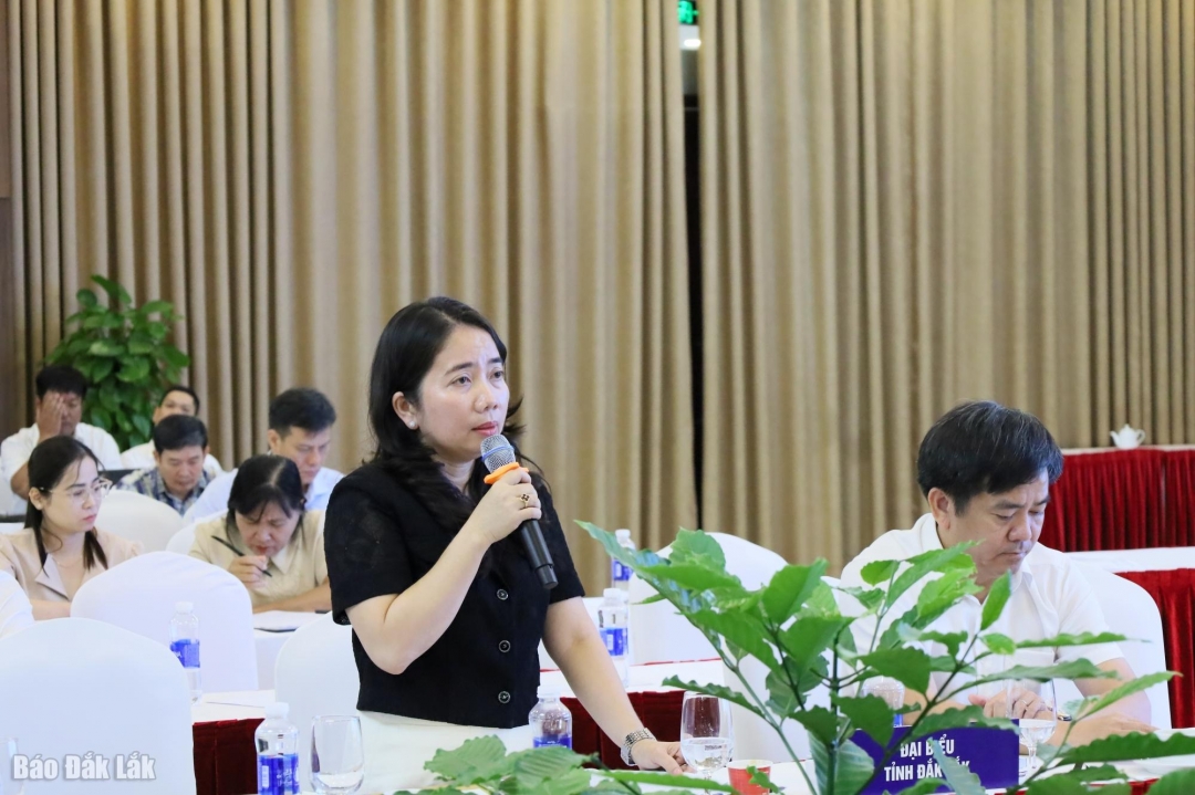 Phó Giám đốc Sở Nông nghiệp và Môi trường Đắk Lắk Đặng Thị Thủy phát biểu ý kiến.