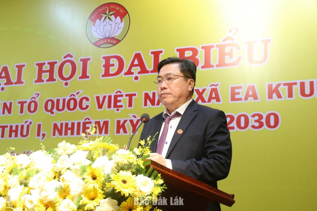 Ủy viên Ban Thường vụ Tỉnh ủy, Phó Chủ tịch Thường trực Ủy ban MTTQ Việt Nam tỉnh Trần Hữu Thế phát biểu tại đại hội.