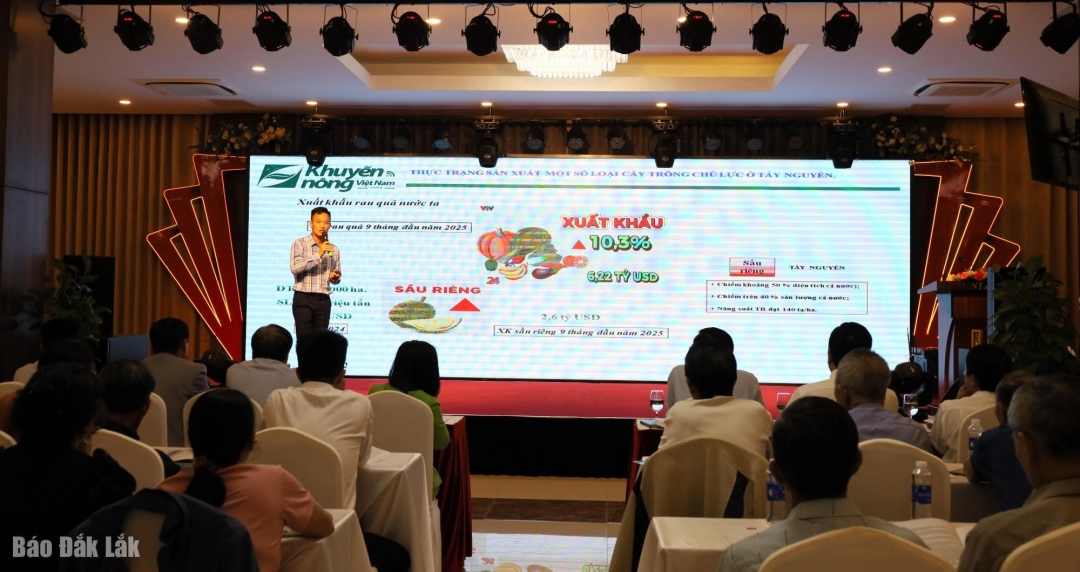 Trung tâm Khuyến nông quốc gia báo cáo đề dẫn tọa đàm.