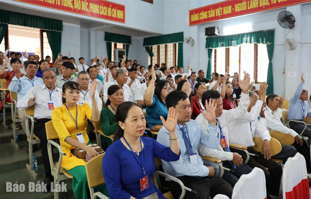 Đại biểu tham gia biểu quyết hiệp thương cử Ủy ban MTTQ Việt Nam xã Ea Phê khóa I, nhiệm kỳ 2025 – 2030.