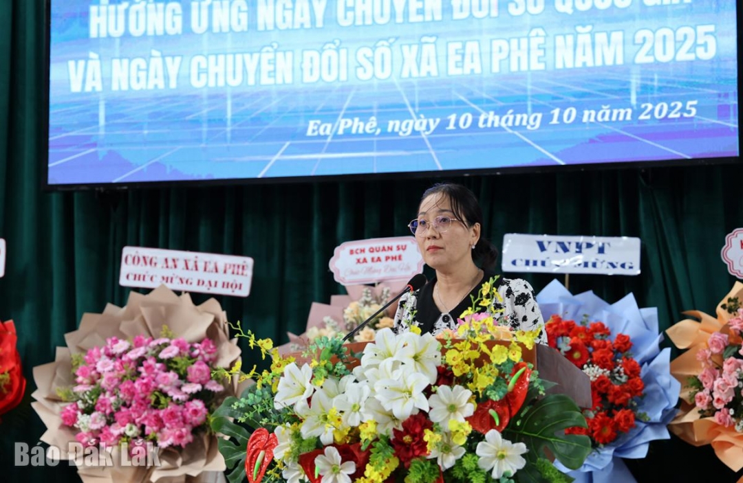 Chủ tịch UBND xã Ea Phê Nguyễn Thị Kim Oanh phát biểu khai mạc hội nghị