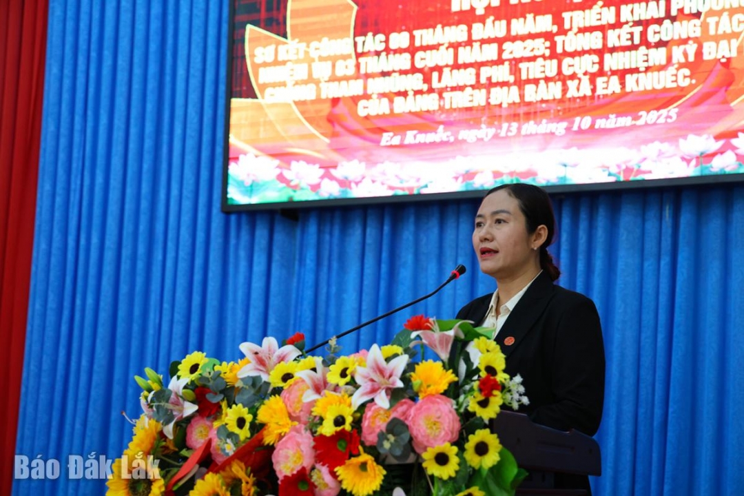 Bí thư Đảng ủy, Chủ tịch HĐND xã Ea Knuếc Ngô Thị Minh Trinh phát biểu kết luận hội nghị.