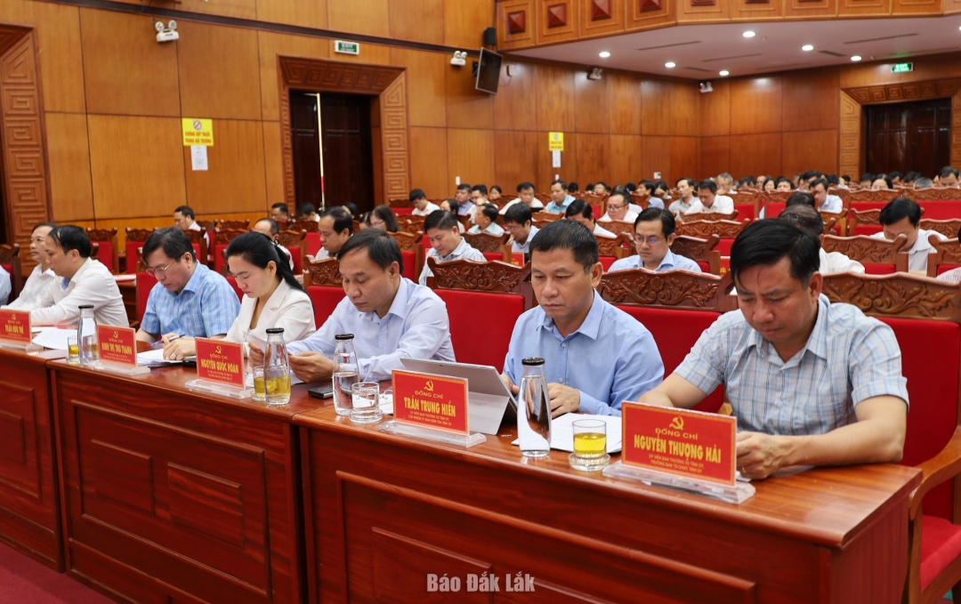 Các đại biểu dự hội nghị.