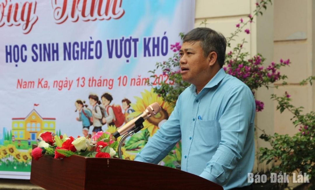 Phó Tổng Biên tập Báo và Phát thanh, Truyền hình Đắk Lắk Nguyễn Khánh Minh phát biểu tại chương trình.