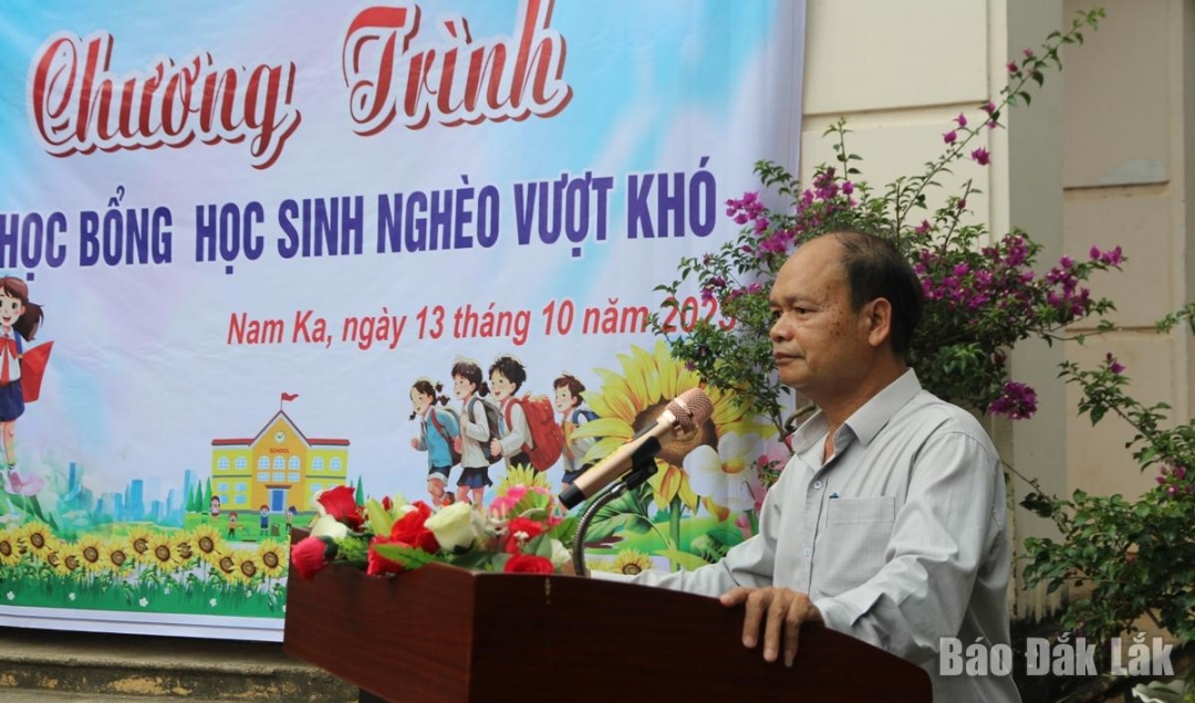 Bí thư Đảng ủy, Chủ tịch HĐND xã Nam Ka Y Săn Ayun phát biểu tại chương trình.
