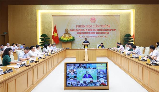Các đại biểu tham dự tại điểm cầu Trụ sở Chính phủ.