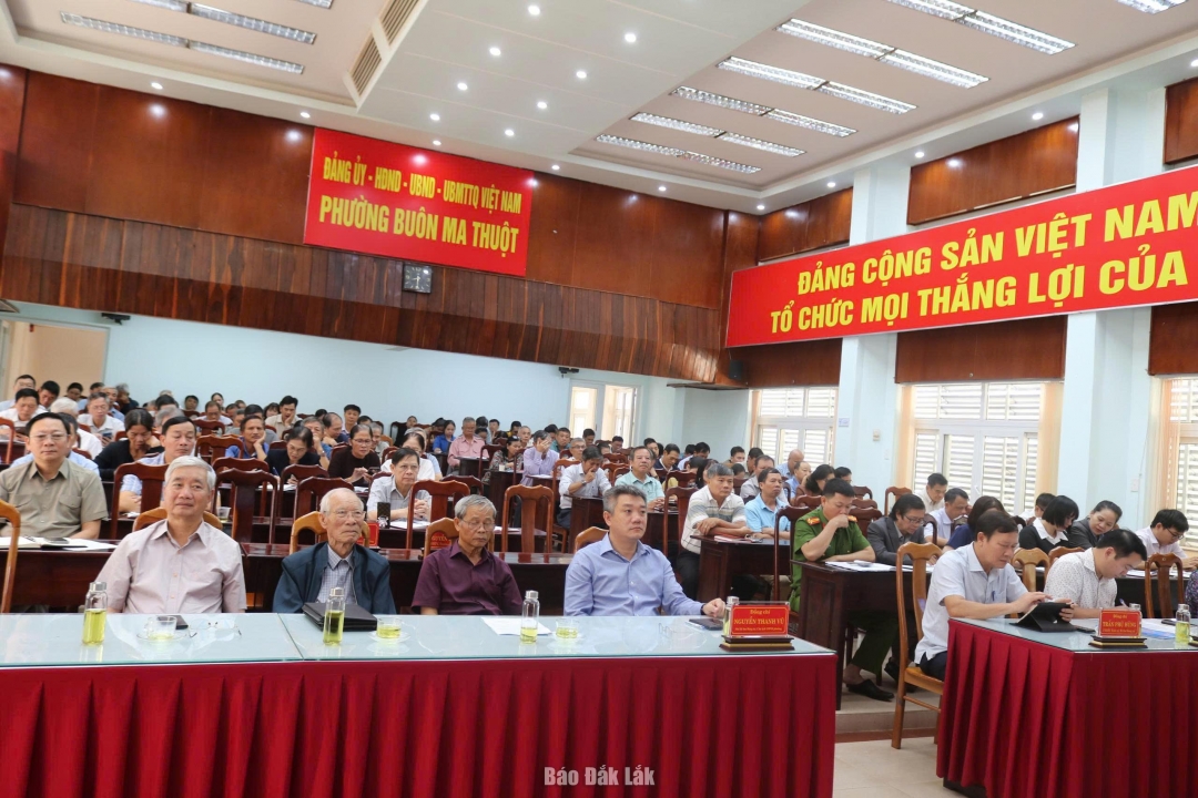 Các đại biểu dự hội nghị tại điểm cầu phường Buôn Ma Thuột. Ảnh: Hương Giang