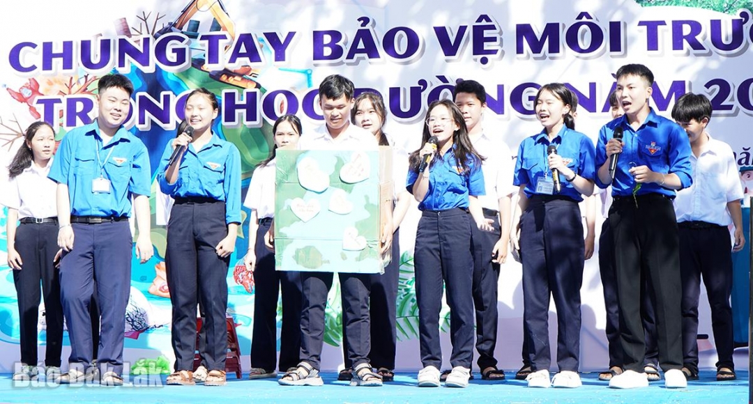 Học sinh nhà trường sẽ là những tuyên truyền viên tích cực vận động cộng đồng chung tay bảo vệ môi trường.