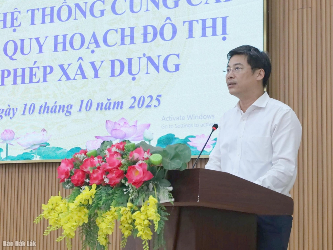 Phó Chủ tịch Thường trực UBND phường Phan Thanh Dũng phát biểu tại lễ công bố.