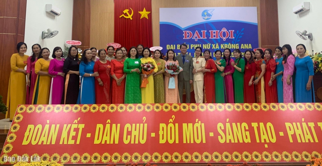 BCH Hội LHPN xã Krông Ana ra mắt tại đại hội