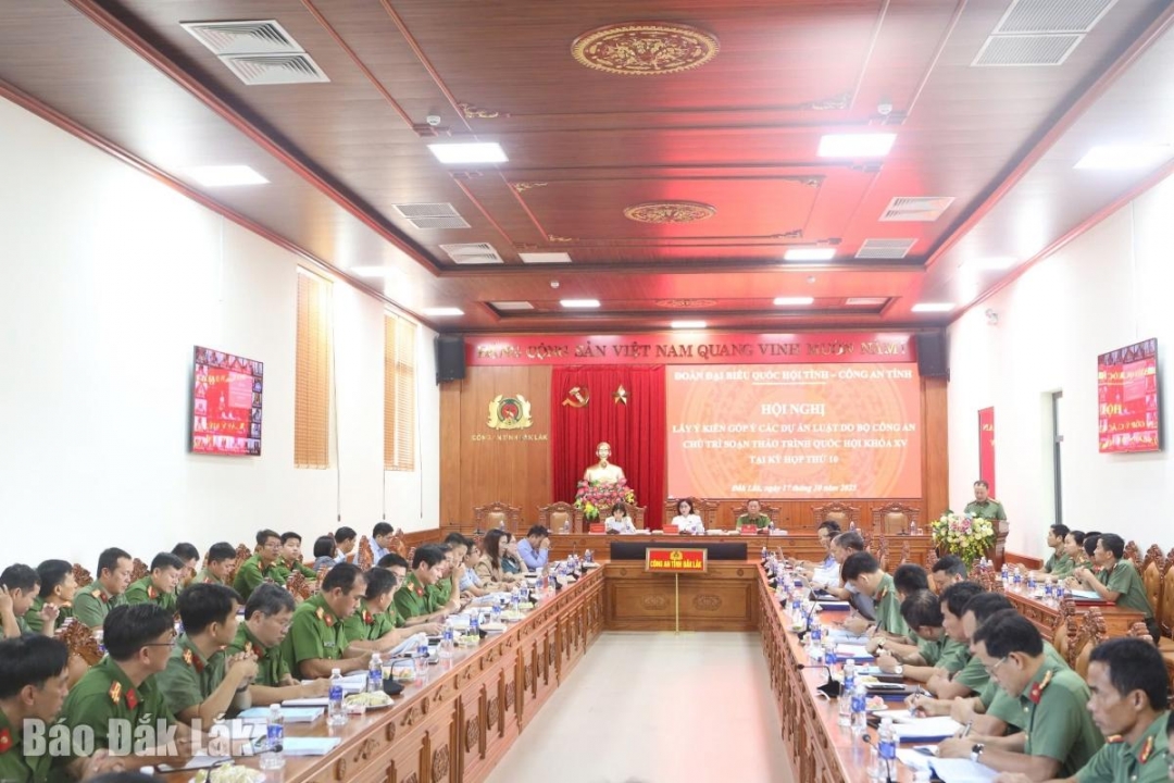 Quang cảnh hội nghị.