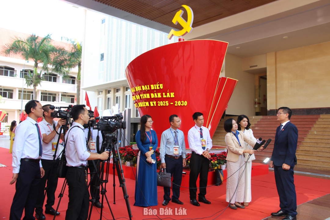 Các phóng viên tác nghiệp tại Đại hội.