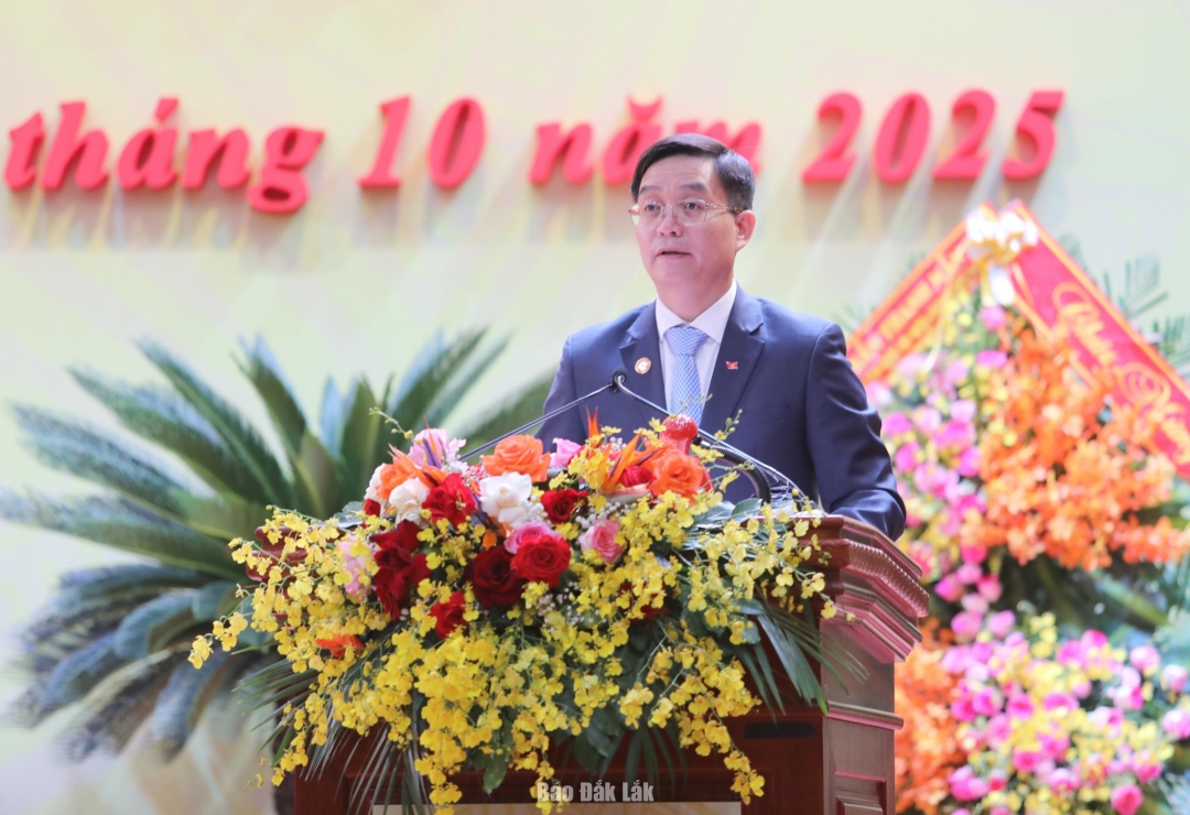 Ủy viên Trung ương Đảng, Bí thư Tỉnh ủy Nguyễn Đình Trung phát biểu bế mạc Đại hội. Ảnh: Nguyễn Hùng