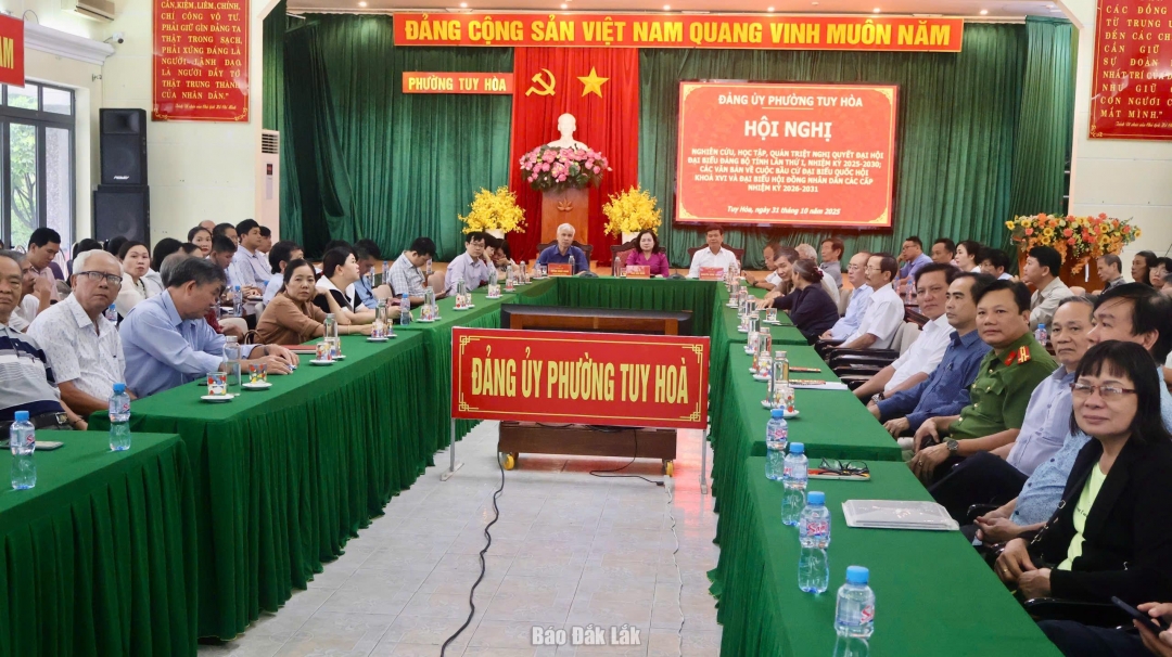 Các đại biểu dự hội nghị tại điểm cầu phường Tuy Hòa. Ảnh: Trang Diễm