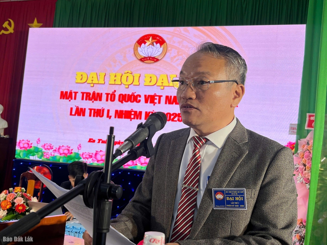 Nguyễn Xuân Diện, Bí thư Đảng ủy, Chủ tịch HĐND xã Ea Tul phát biểu tại đại hội.