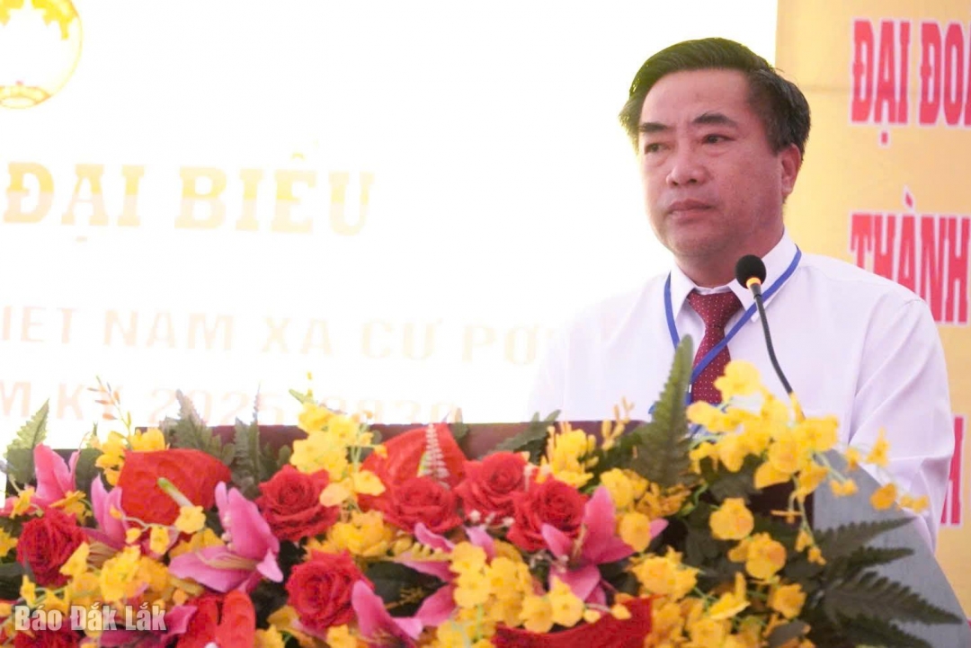 Bí thư Đảng ủy xã Cư Pơng Nguyễn Quang Hùng phát biểu chỉ đạo tại Đại hội.