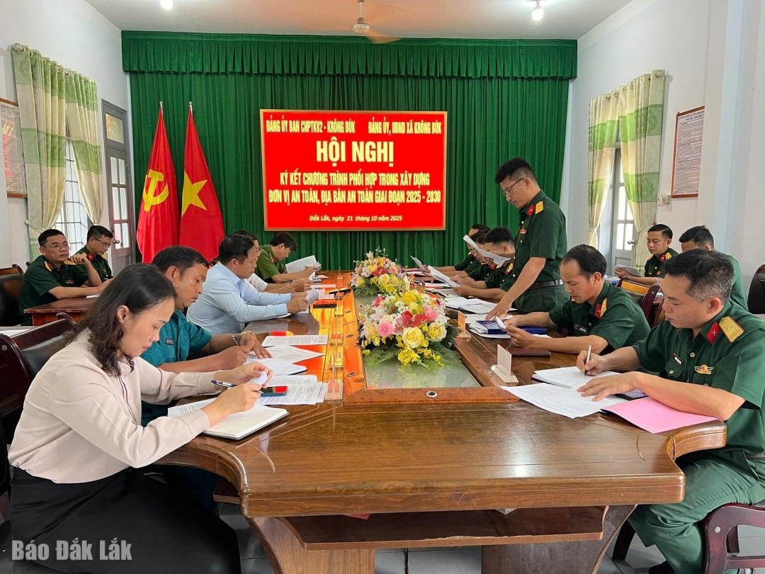 Các đại biểu tham dự hội nghị.