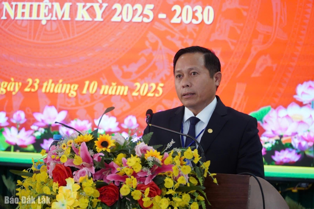 Bí thư Đảng ủy xã Krông Búk Hoàng Kiên Cường phát biểu tại đại hội.