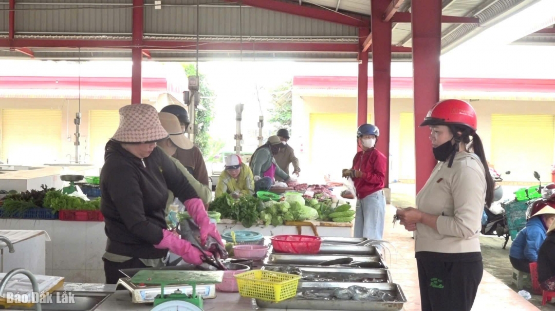 Chợ Pơng Drang mới có nhiều chính sách ưu đãi hỗ trợ tiểu thương.