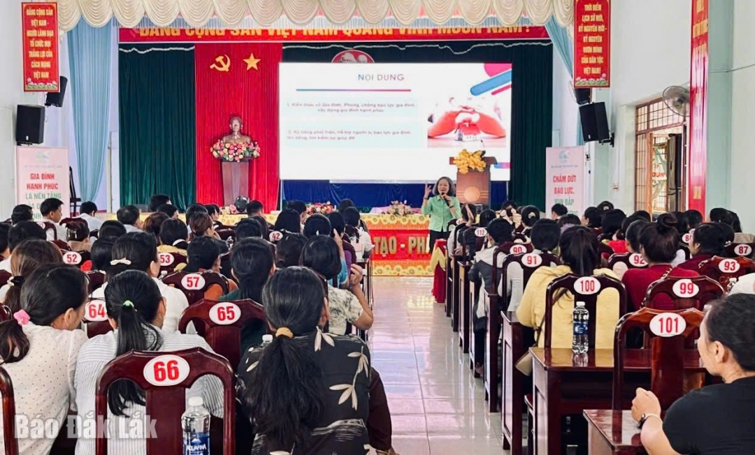 Chuyên gia chia sẻ những kiến thức, kỹ năng hữu ích trong phòng, chống bạo lực gia đình.