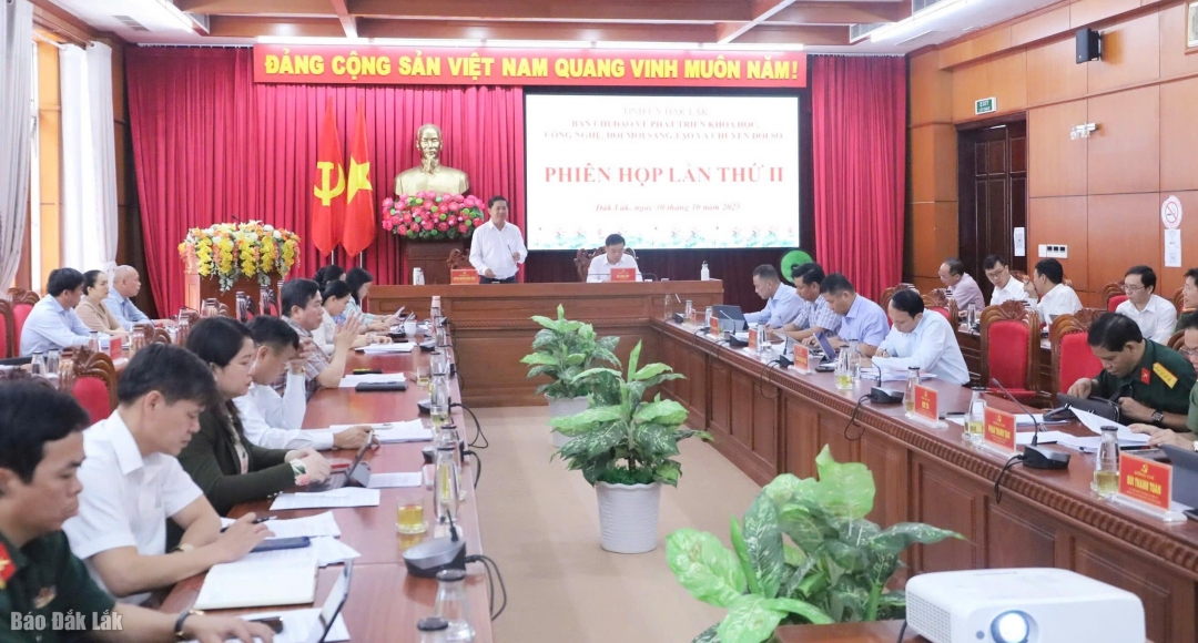 Quang cảnh phiên họp.