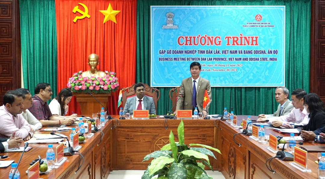 Phó Chủ tịch UBND tỉnh Nguyễn Thiên Văn phát biểu tại chương trình.