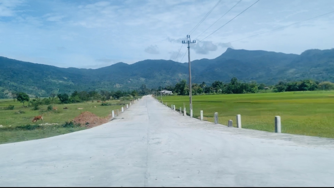 Dự án Đầu tư xây dựng công trình đường giao thông từ cầu trắng Quốc lộ 27 đến hồ Buôn Biếp (xã Yang Tao, huyện Lắk) đang trong giai đoạn hoàn thiện.