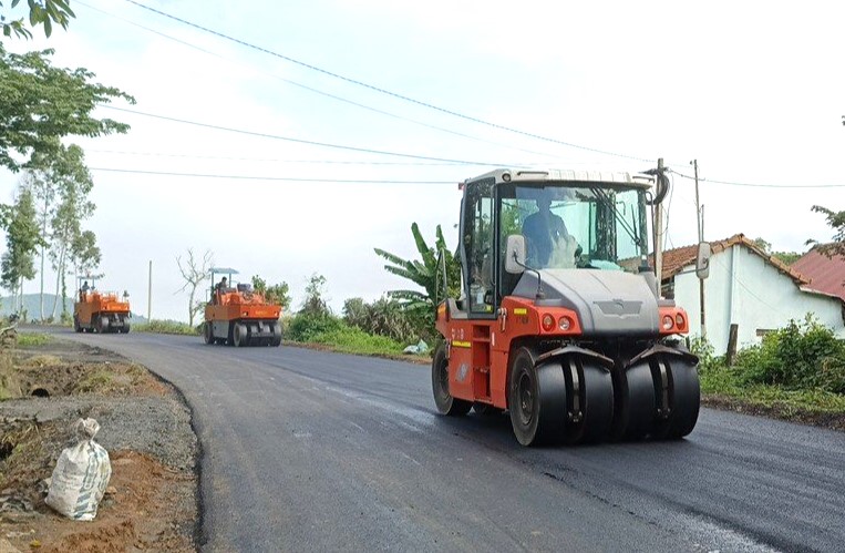 Thi công Dự án sửa chữa nâng cấp Tỉnh lộ 12 (huyện Krông Bông).