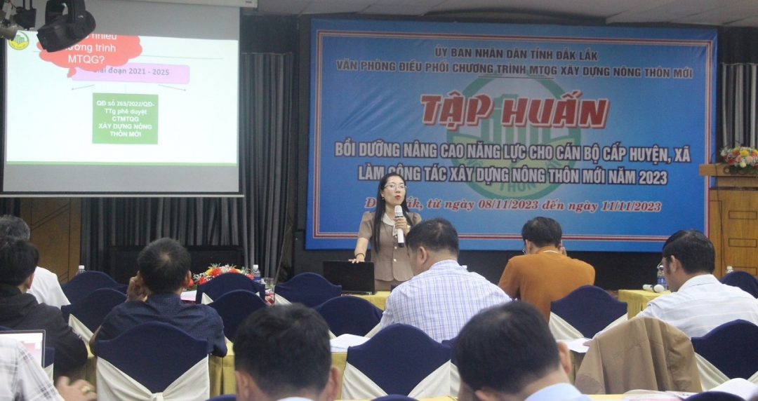 Thạc sỹ Nguyễn Thị Thu Hà (Giảng viên Học viện Nông nghiệp Việt Nam) chia sẻ về chuyên đề Phát triển sản phẩm OCOP và Chuyển đổi số. 