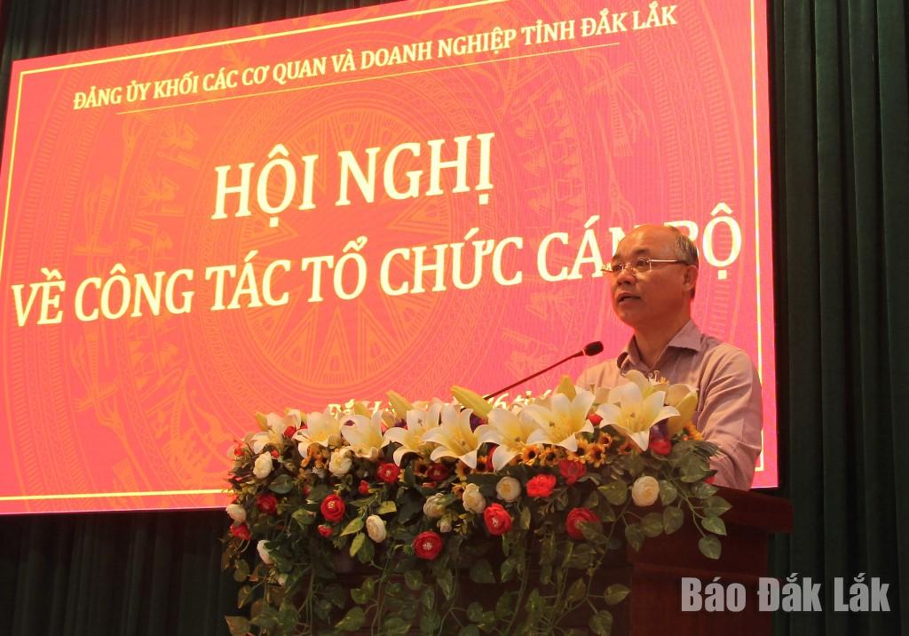 Tỉnh ủy viên, Bí thư Đảng ủy Khối các cơ quan và doanh nghiệp tỉnh Trương Công Thái phát biểu ý kiến tại hội nghị.