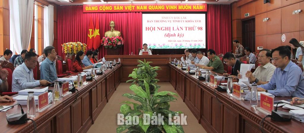 Các đại biểu dự hội nghị.