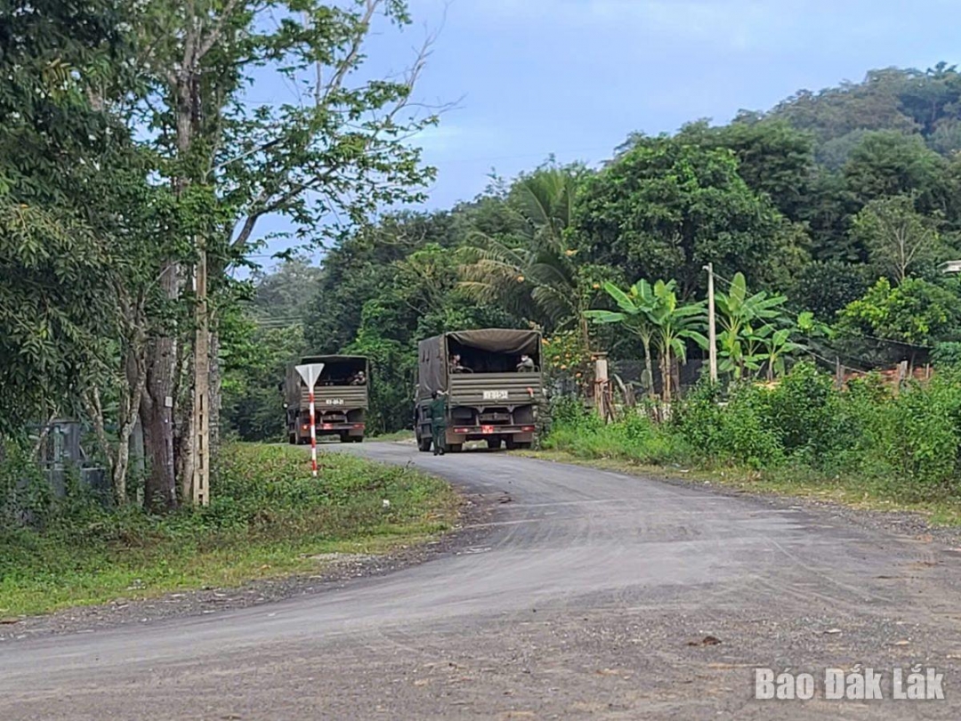 Triển khai phương tiện, lực lượng tìm kiếm máy bay 