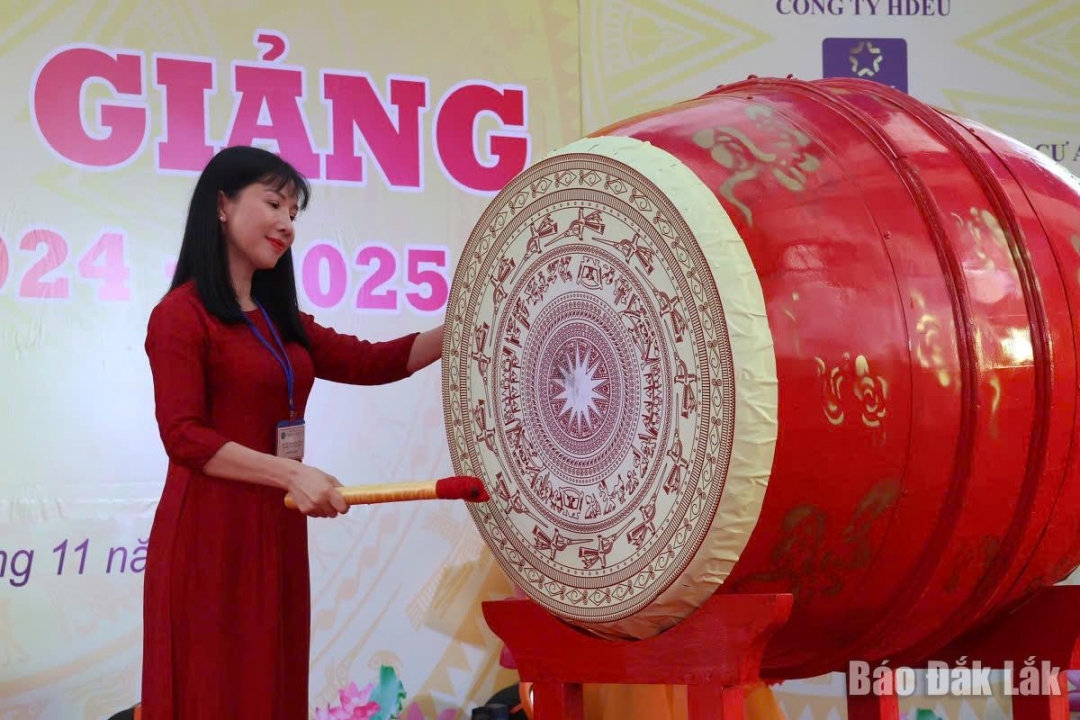 Phó Hiệu trưởng phụ trách 