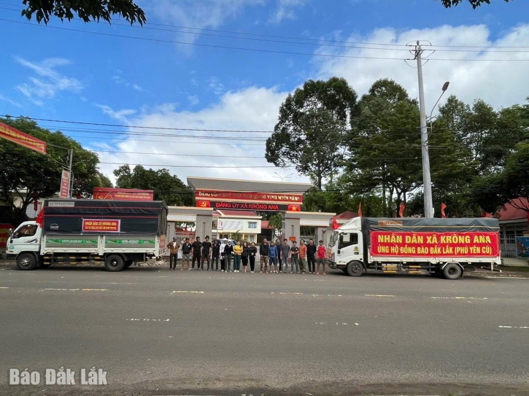 Các phần quà được phân loại, đóng gói tại trụ sở Đảng ủy xã Krông Ana.