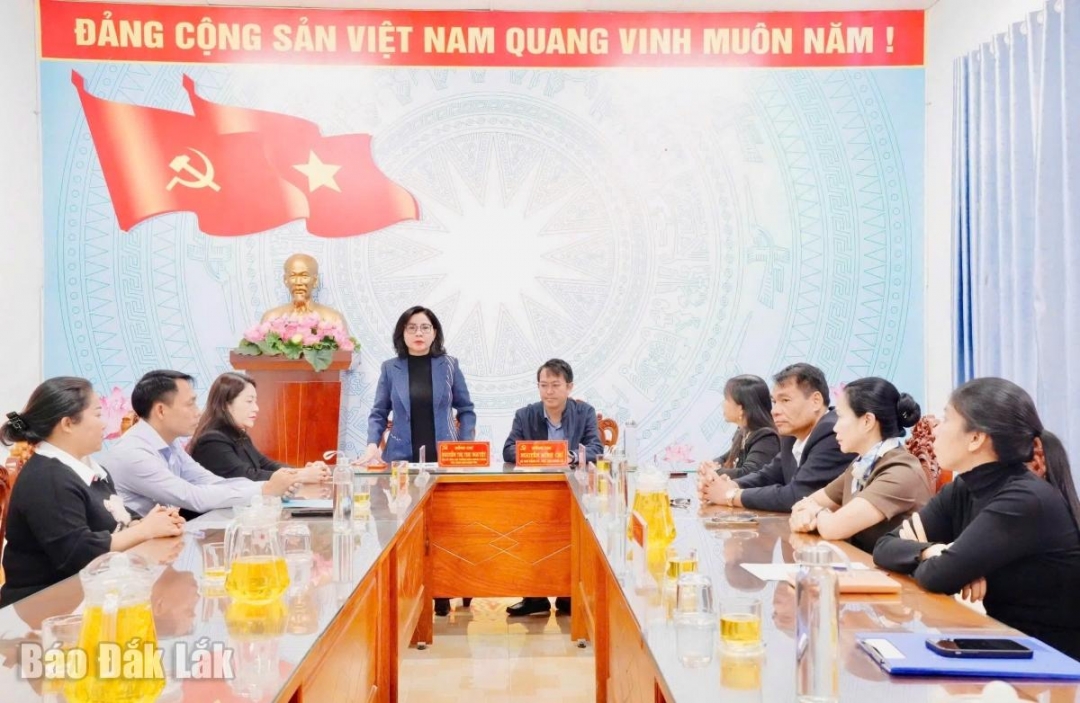 Phó Trưởng đoàn chuyên trách phụ trách Đoàn ĐBQH tỉnh Nguyễn Thị Thu Nguyệt chia sẻ với những thiệt hại, khó khăn của người dân và địa phương.