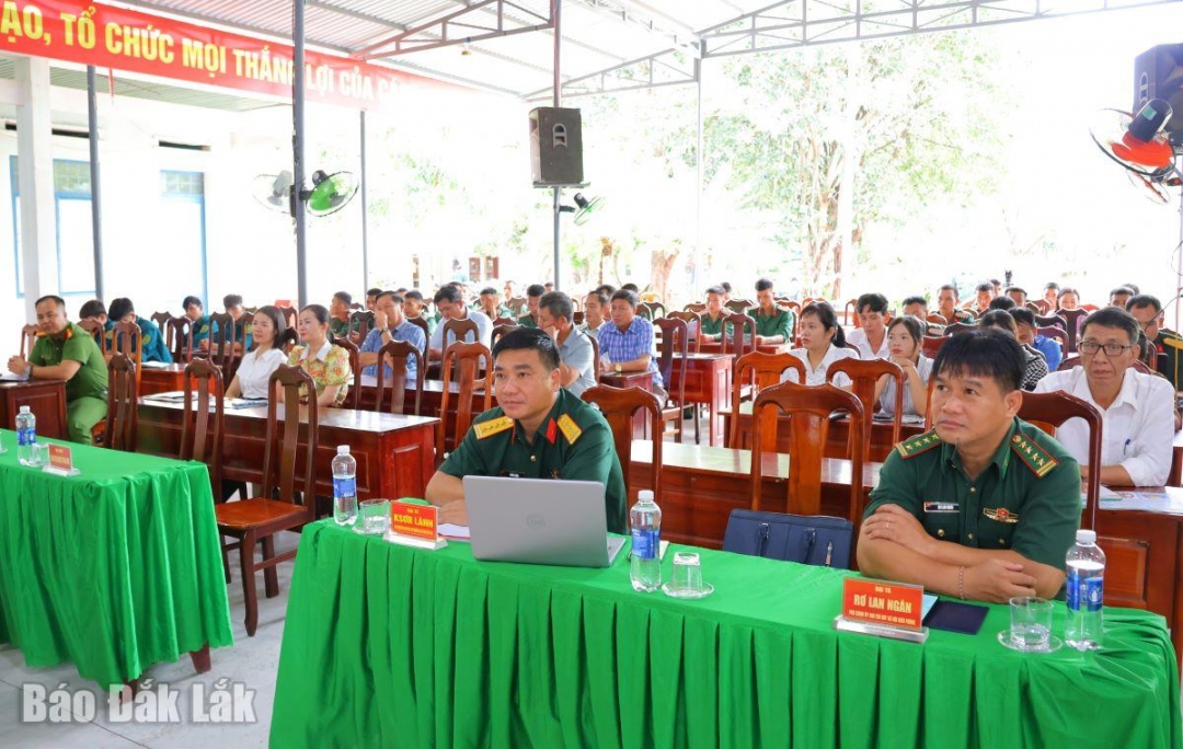 Các đại biểu tham dự hội nghị chuyên đề.