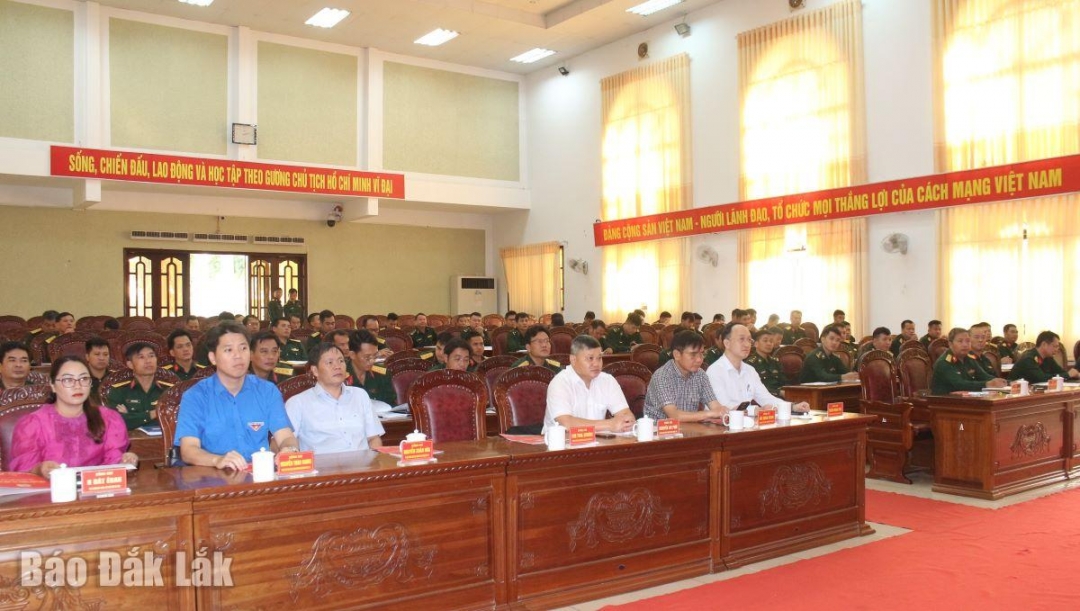 Các đại biểu tham dự khai mạc lớp tập huấn.