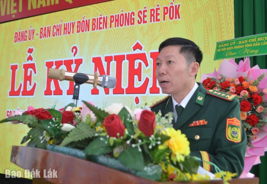 Đại tá Đỗ Quang Thấm, Phó Chính ủy Bộ Chỉ huy Quân sự tỉnh, Chính ủy Ban Chỉ huy BĐBP tỉnh phát biểu tại lễ kỷ niệm.