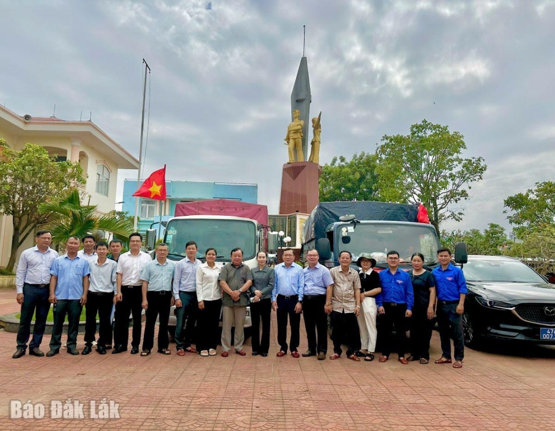 Những chuyến xe nghĩa tình của xã Ea Wer đã có mặt tại hai phường Hòa Hiệp, 